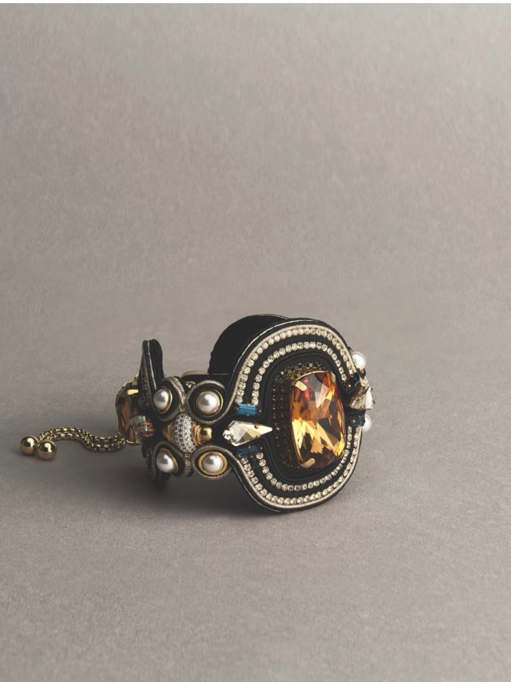 Like New Izabela Felinski Tabaque Crystal Bracelet